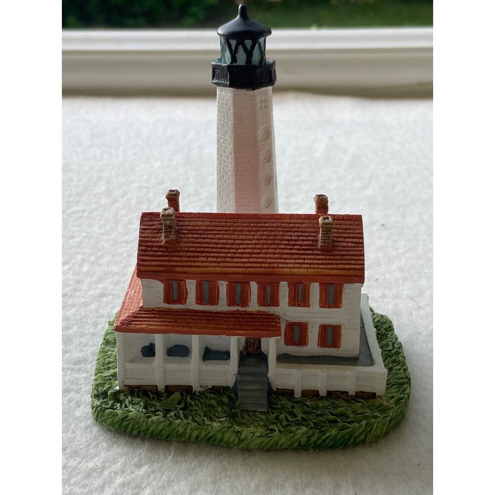 Scaasis Cape Henlopen DE Lighthouse Handcrafted Nautical Figurine 4”